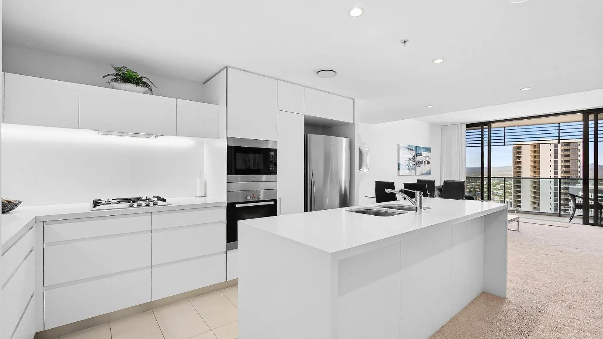 Luxury Sky High 1 Bedroom Escape With Ocean Views Gold Coast