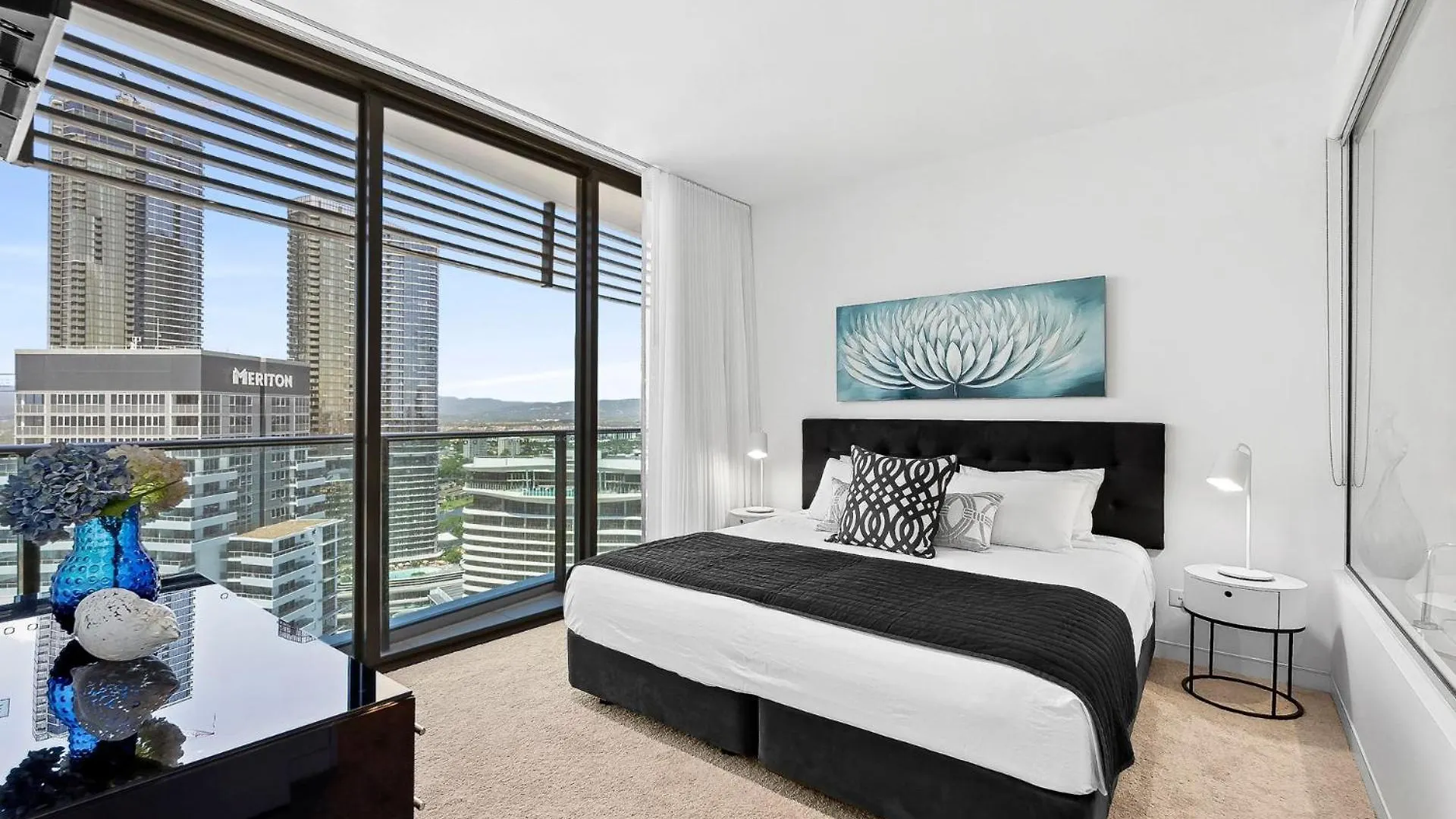 Luxury Sky High 1 Bedroom Escape With Ocean Views Gold Coast