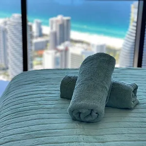  Aparthotel La Jolla Broadbeach